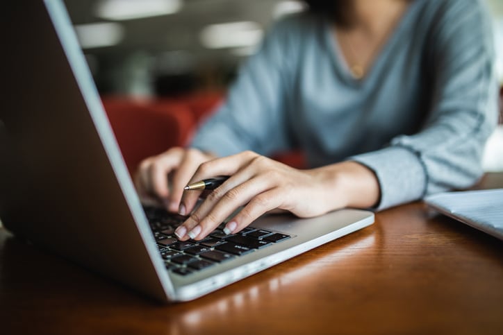 girl on laptop